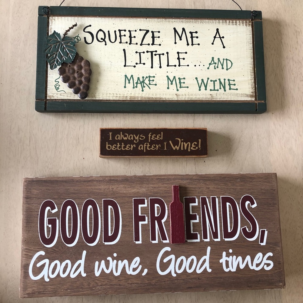 Wooden Wine Decor